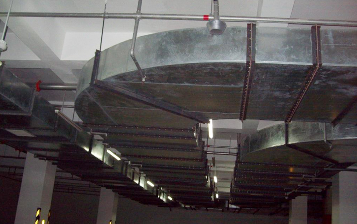 河北衡水訂購(gòu)鍍鋅風(fēng)管安裝完畢